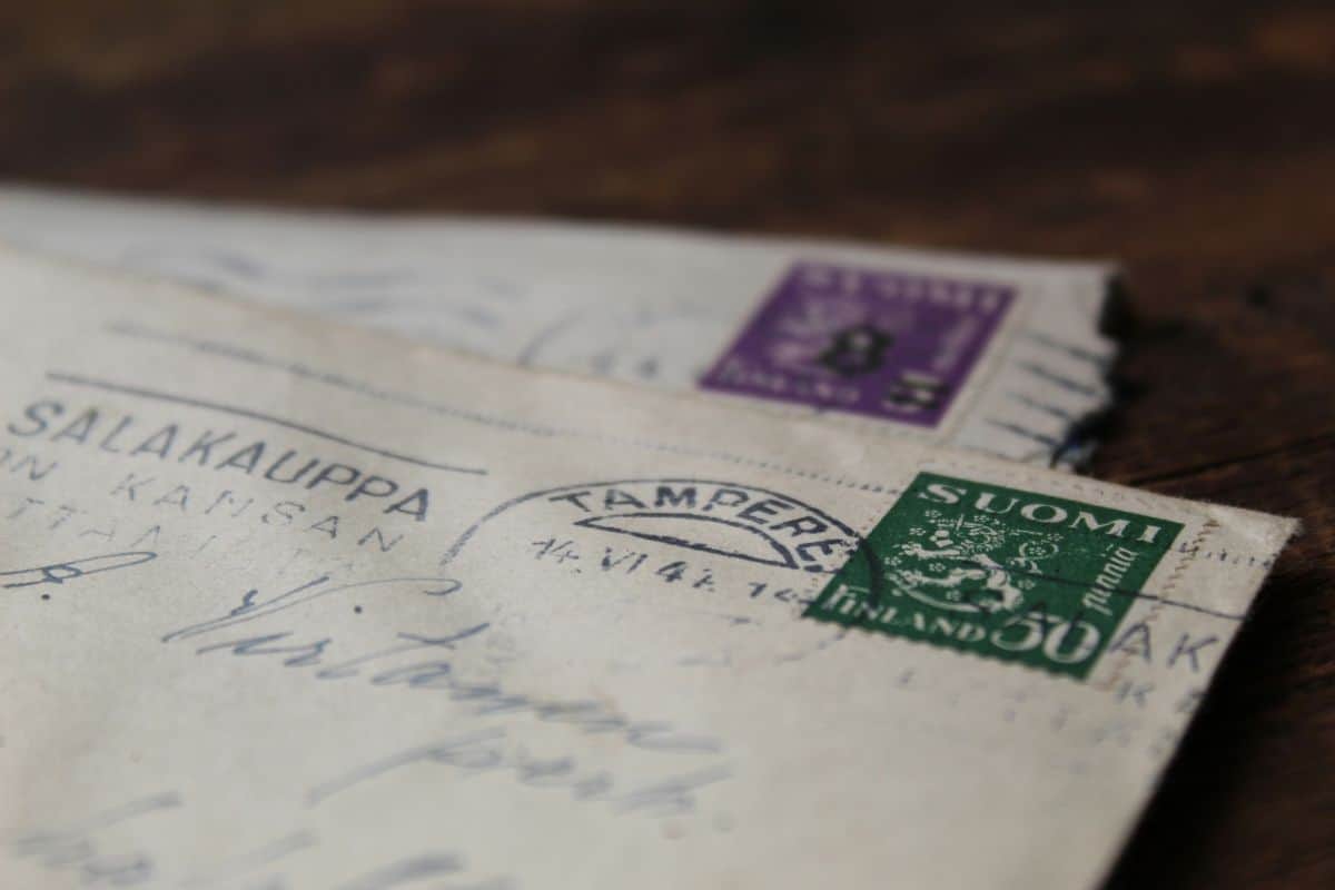 How to Address a Letter the Right Way for Every Situation